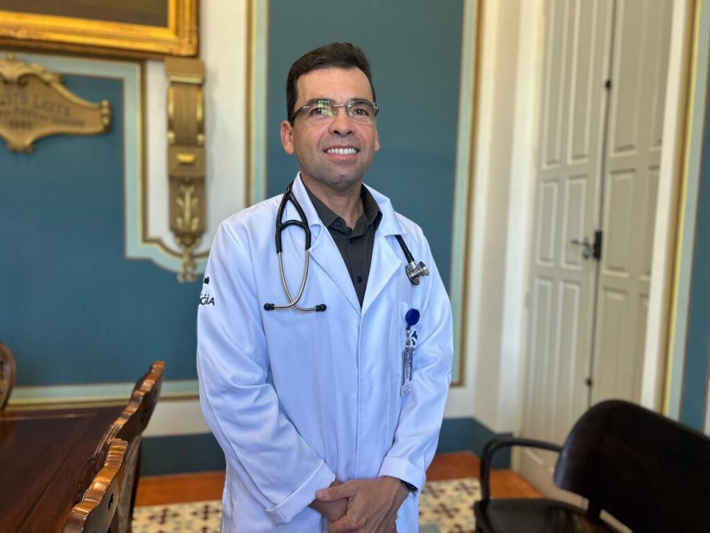 Dr. Luiz Flavio Prado supervisor da Residencia Medica em Medicina Intensiva