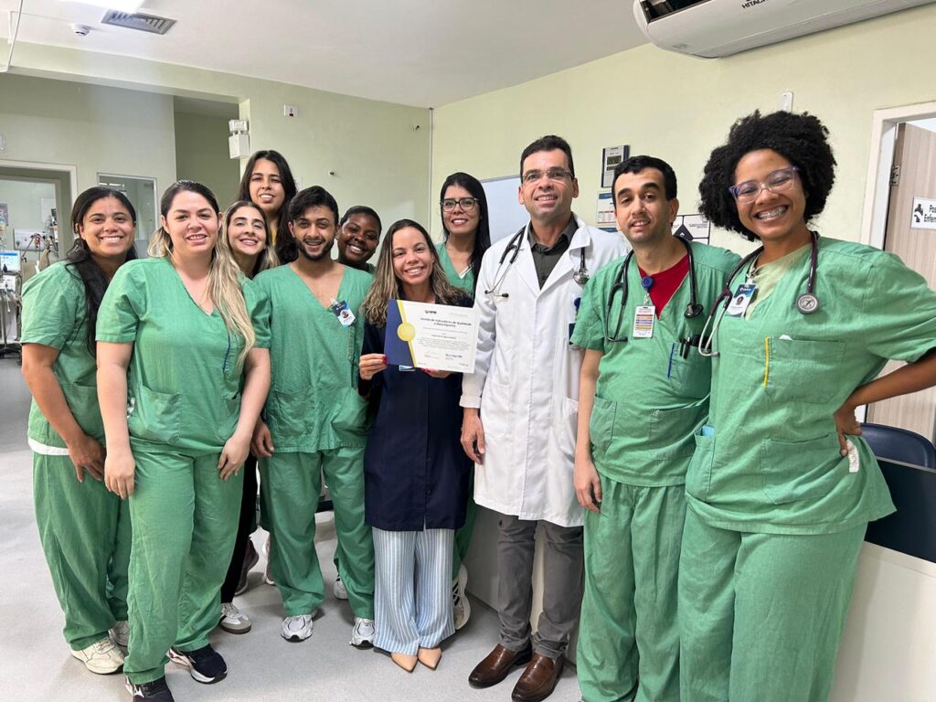 Equipe da UTI V destinada a pacientes cardiologicos 1