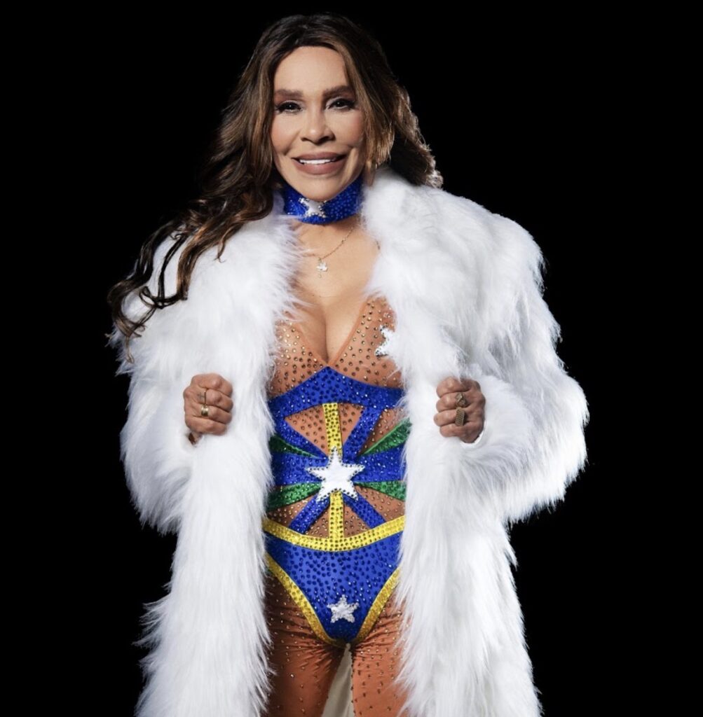 Silvânia Aquino anuncia saída oficial da banda Calcinha Preta