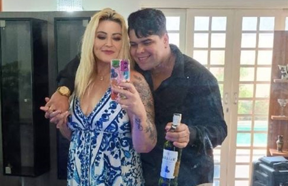 Mulher de 62 anos é indiciada por matar companheiro sergipano de 21 a tesouradas e enterrar corpo no quintal em SP