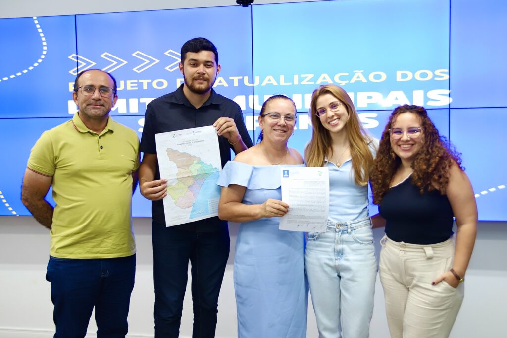 Prefeita Jeane da Farmácia se reúne com técnicos da Seplan para avaliar limites municipais