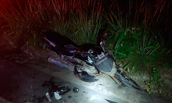 Condutor de moto fica ferido após colisão com carro na SE-285, em Arauá