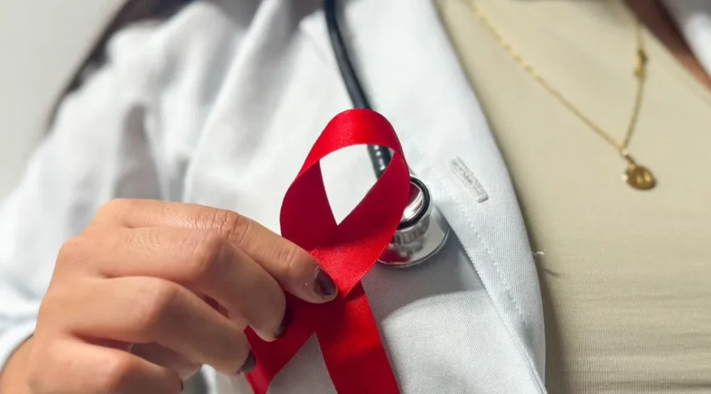 Dia Mundial de Luta contra a Aids destaca prevenção, tratamento e combate ao preconceito