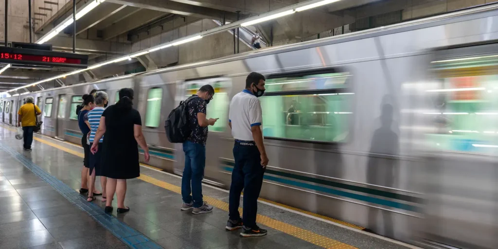 Metrô de São Paulo inicia teste de pagamento por aproximação com cartões físicos