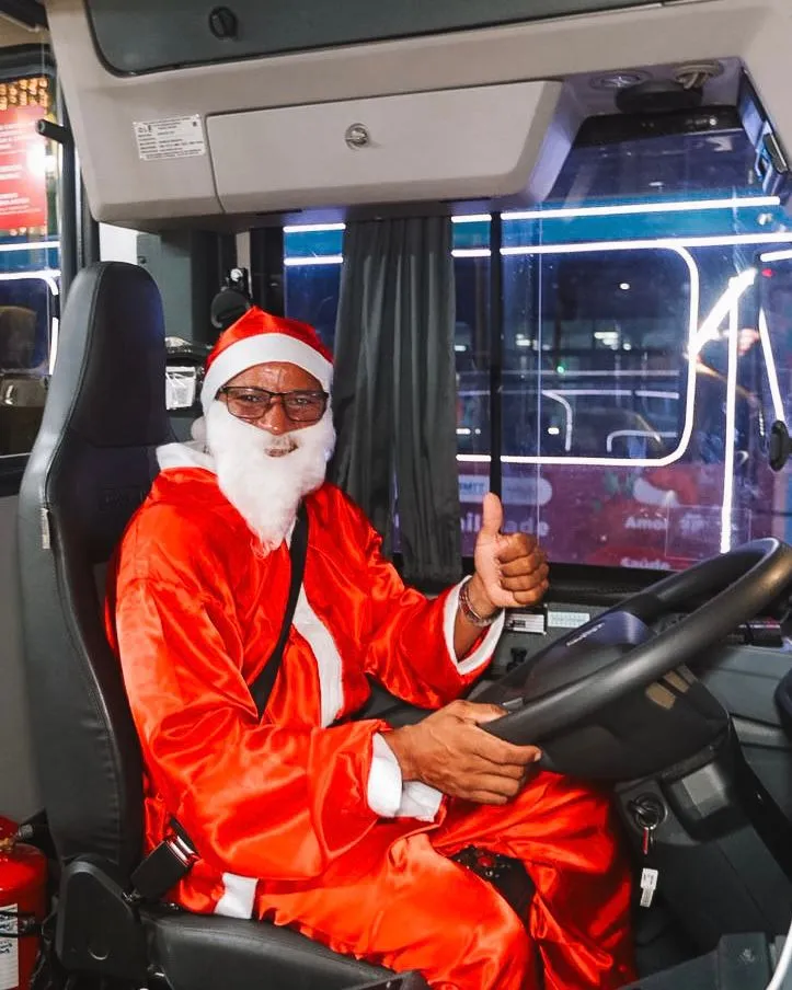 Ônibus iluminados marcam início da 7ª edição do “Natal com Mobilidade” em Aracaju