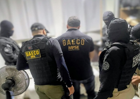 Operação Invisíveis cumpre mandados contra seis policiais suspeitos de tortura e execução na Bahia