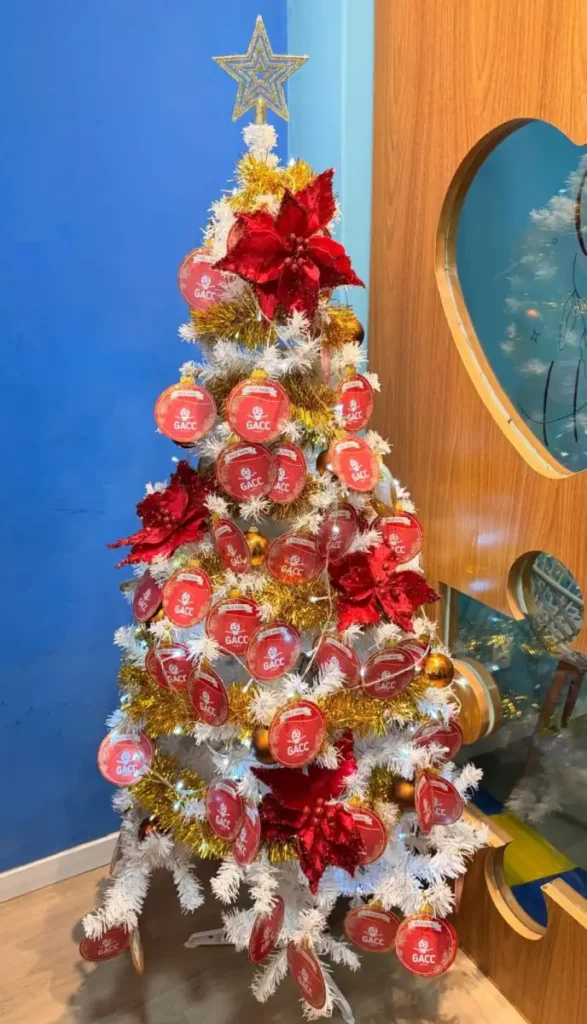 GACC Sergipe lança Árvore de Natal e busca 125 presentes para crianças em tratamento