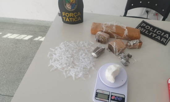 Polícia Militar apreende drogas durante patrulhamento na Zona Norte de Aracaju