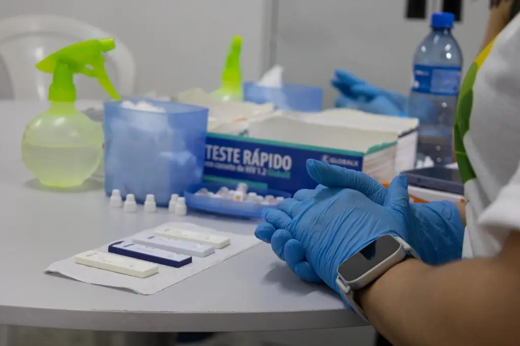 Aracaju reforça atendimento contínuo e prevenção ao HIV/AIDS durante Dezembro Vermelho