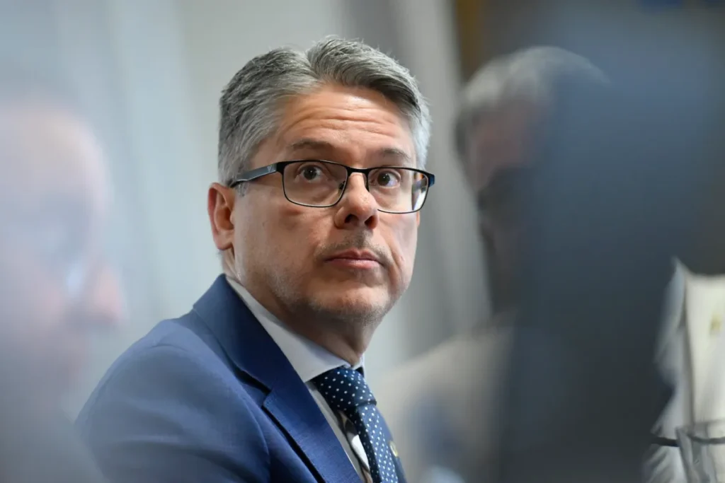 CCJ aprova relatório que impõe novas regras de transparência às Emendas Pix