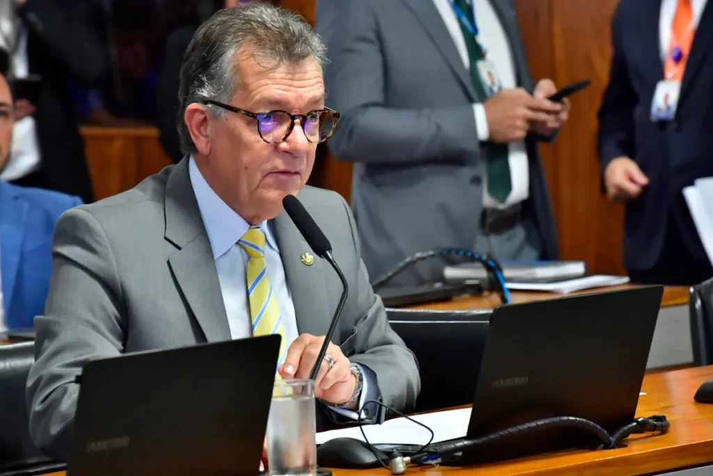 Senador Laércio Oliveira apoia pedido de prisão domiciliar humanitária para Jair Bolsonaro