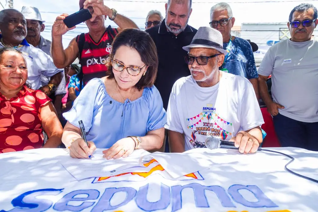 Prefeita Emília envia à Câmara dois projetos para ajustar vencimentos dos servidores de Aracaju