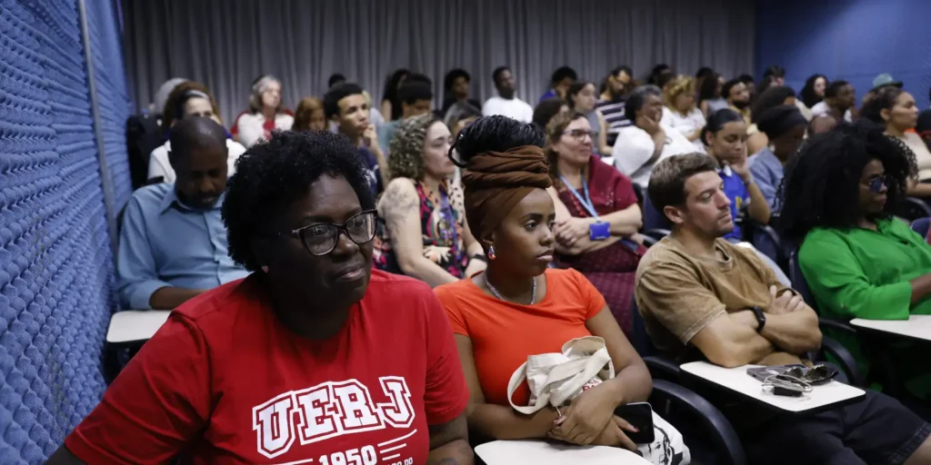 Uerj comemora 22 anos de cotas raciais e reúne ex-alunos para avaliar programa