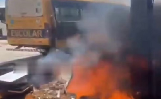 Princípio de incêndio atinge garagem do transporte escolar em Lagarto
