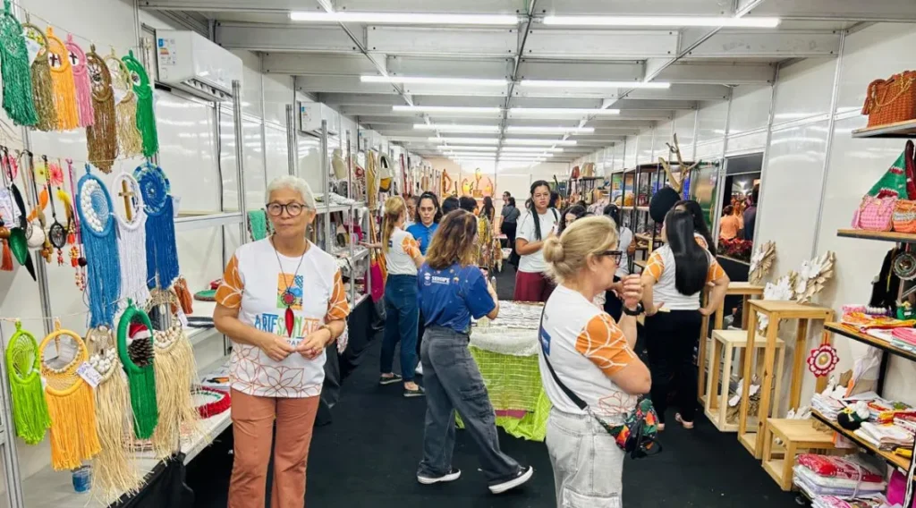 Vila do Natal Iluminado inicia terceira edição e fomenta renda de artesãos e empreendedores em Sergipe