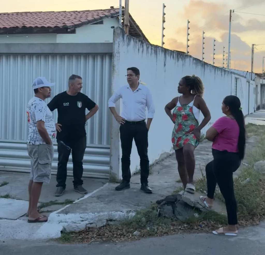Ricardo Marques reforça presença nos bairros de Aracaju e recolhe demandas da população