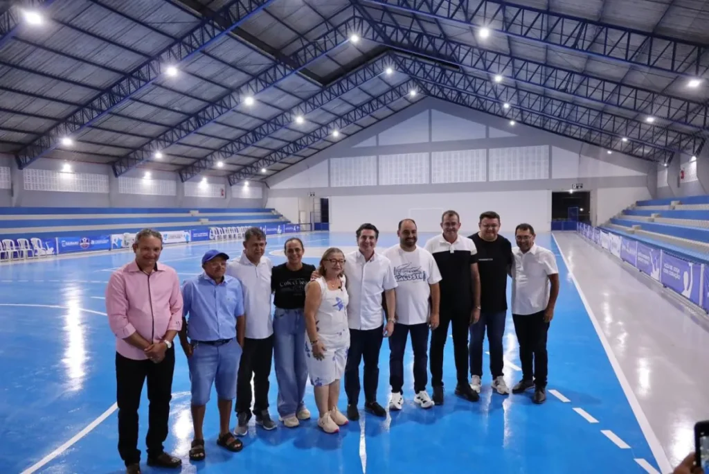 Gararu inaugura ginásio reformado e inicia maior copa de futsal do município