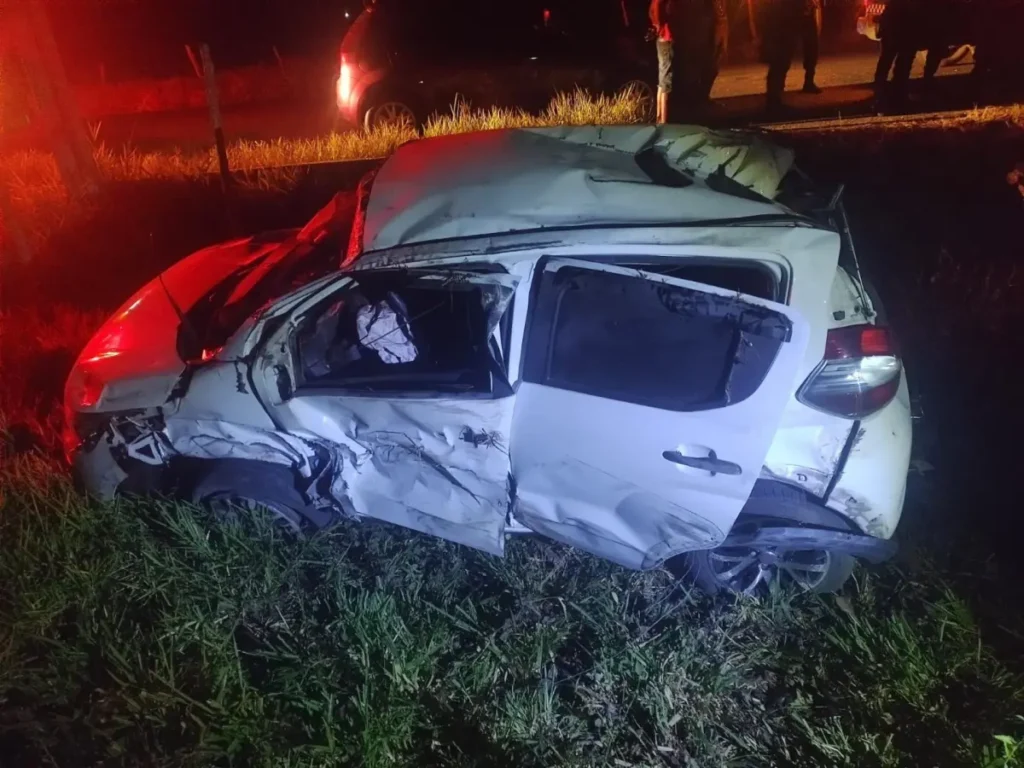Acidente com três carros e uma moto deixa cinco feridos na SE-200, em Neópolis
