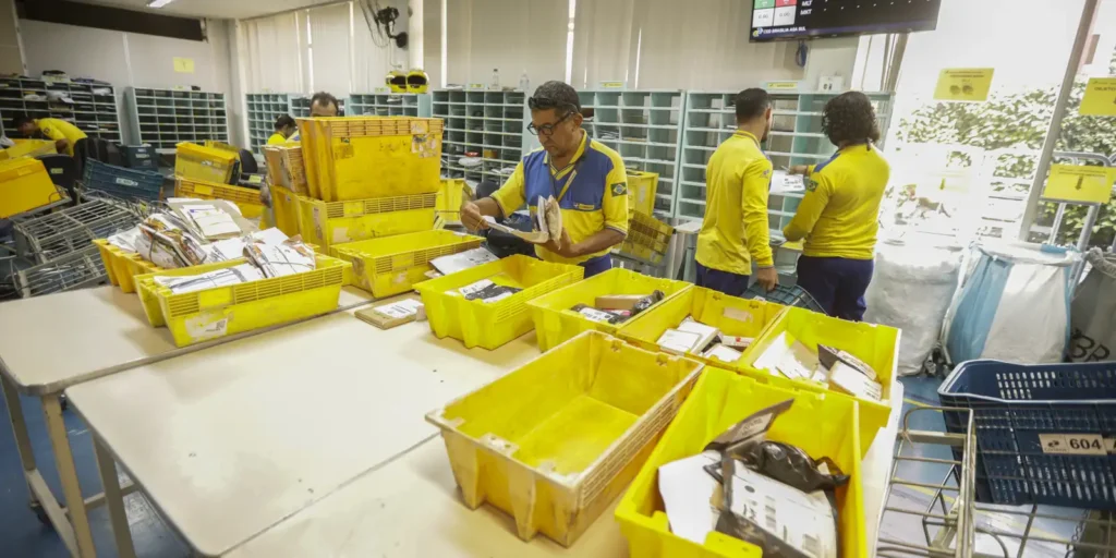 Haddad indica que repasse aos Correios ficará abaixo de R$ 6 bilhões