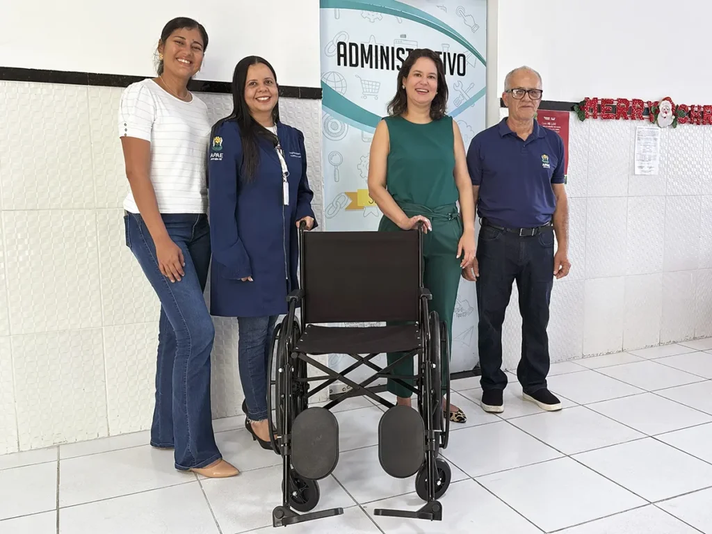 Lacres arrecadados no Shopping Jardins viram cadeiras de rodas para AAACASE e APAE Aracaju