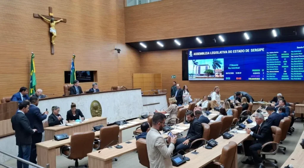Assembleia de Sergipe aprova projetos que liberam rendimentos da concessão de saneamento para a Saúde e superávits de fundos para o Tesouro