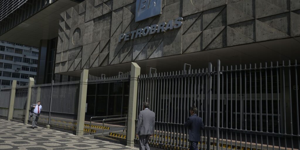 Petroleiros confirmam greve nacional a partir de 15 de dezembro