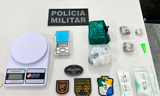 Homem é detido com maconha, cocaína e balança de precisão no Bairro Olaria, em Aracaju