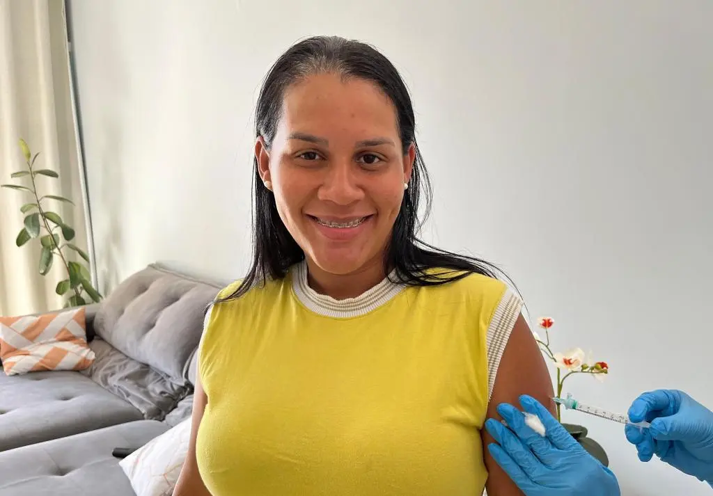 Aracaju inicia vacinação domiciliar contra vírus sincicial respiratório para gestantes próximas ao parto