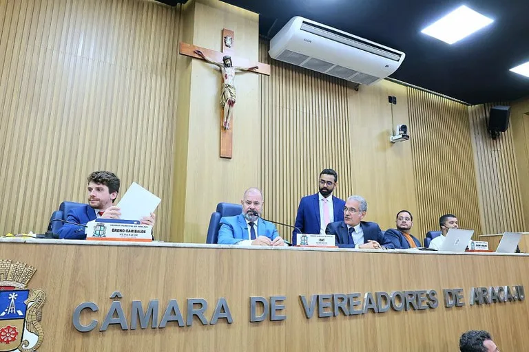 CPI do Natal Iluminado conclui relatório e vê indícios de irregularidades em contrato da iluminação natalina de Aracaju