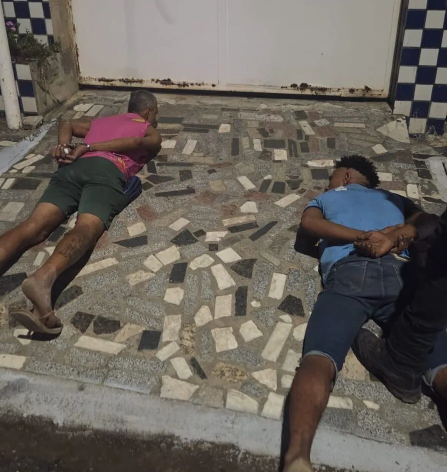 Polícia detém dois suspeitos pelo assassinato de homem carbonizado em Aracaju