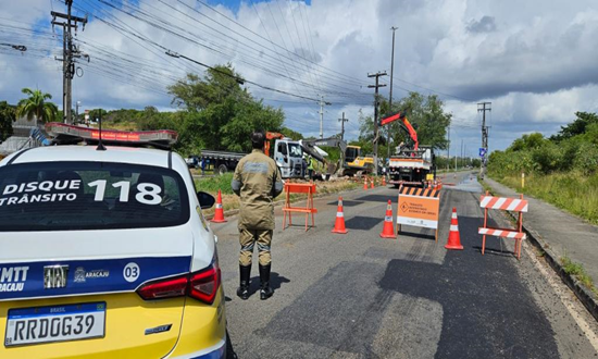 Obra da Iguá fecha avenida no Capucho e interrompe abastecimento em 26 bairros de Aracaju