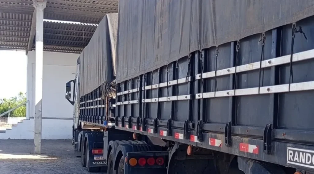 Fiscalização na BR-101 autua oito cargas irregulares e arrecada R$ 37 mil em Sergipe
