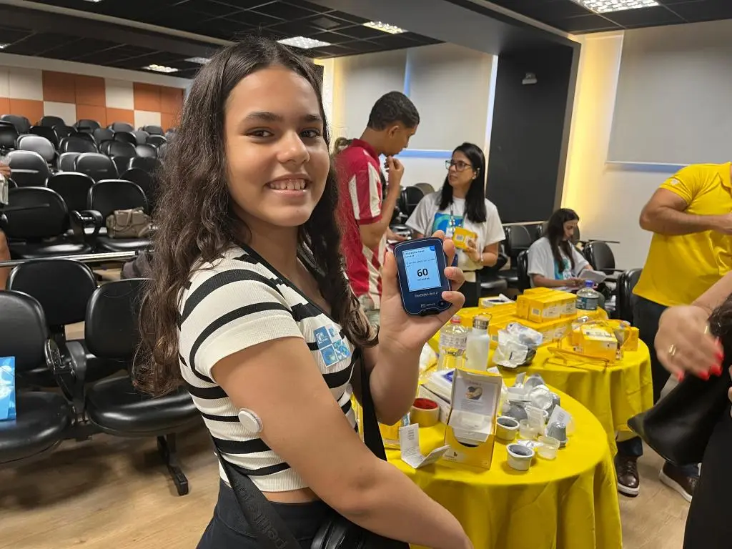 Prefeitura de Aracaju implanta monitoramento contínuo de glicose gratuito para pacientes com diabetes tipo 1
