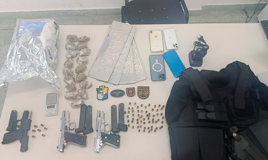 Dois homens são presos por tráfico e posse de armas no bairro José Conrado de Araújo, em Aracaju