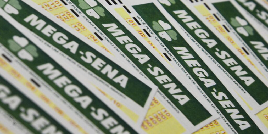 Mega-Sena acumula e pode pagar R$ 62 milhões neste sábado