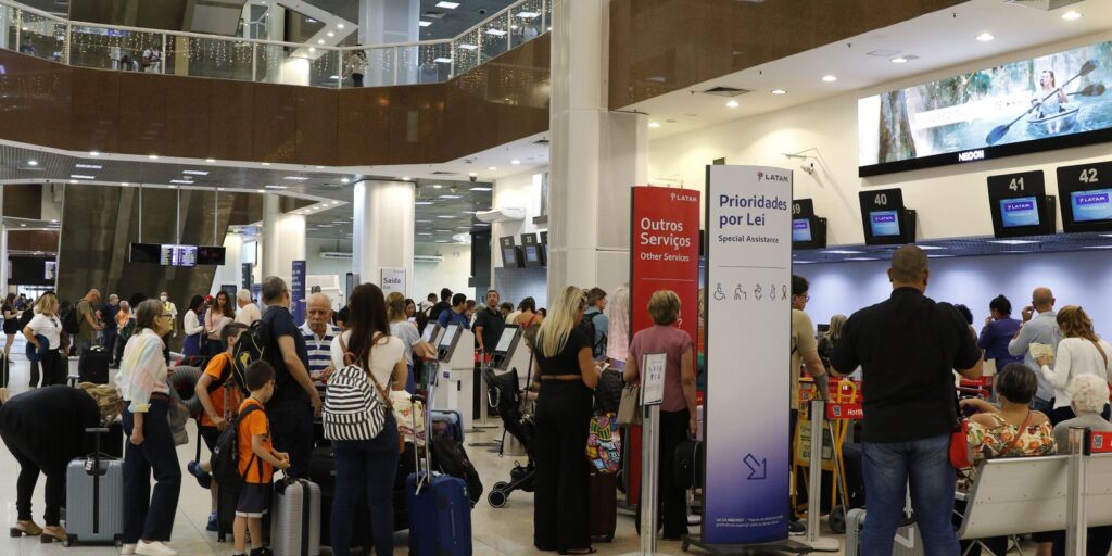 Anac avalia ampliar voos no Santos Dumont e Paes critica medida