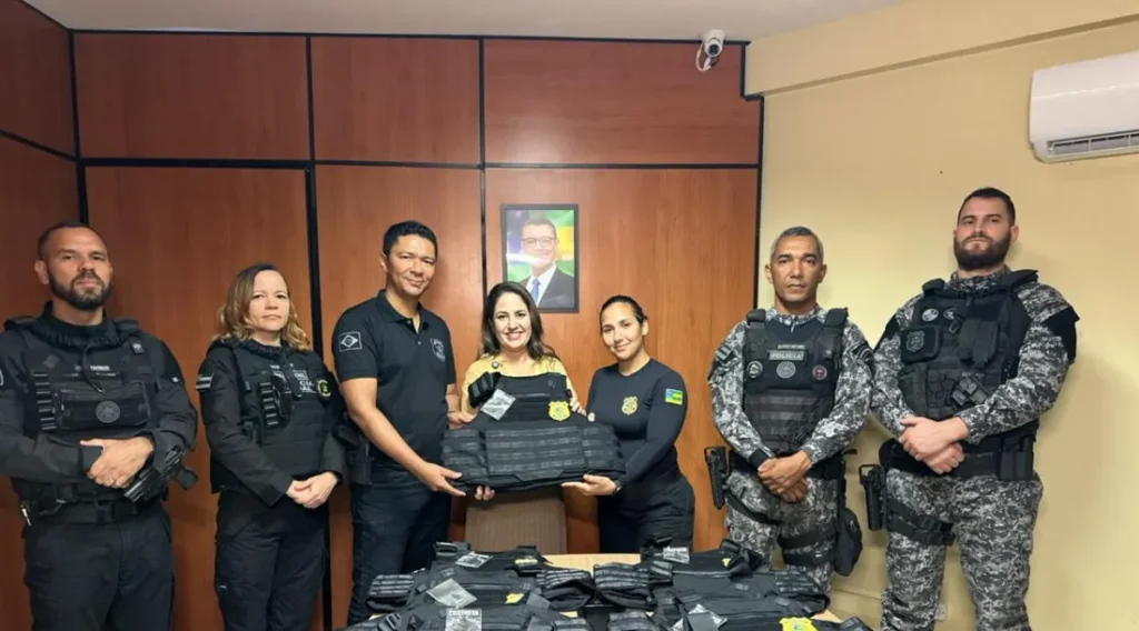 Governo de Sergipe entrega 245 coletes balísticos à Polícia Penal