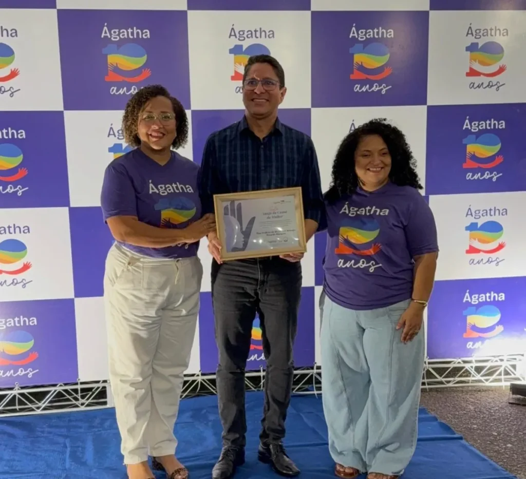 Vice-prefeito de Aracaju recebe Selo Amigo da Causa da Mulher do Instituto Ágata