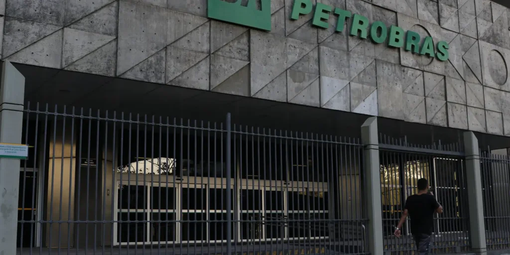 Federações divergem sobre continuidade da greve dos petroleiros, que chega ao nono dia