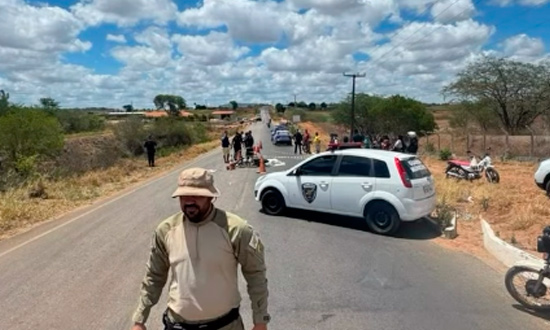 Colisão entre motos na SE-230 mata mulher em Canindé de São Francisco