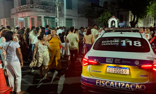 Trânsito de Aracaju terá bloqueios e desvios no fim de semana por eventos religiosos e esportivos