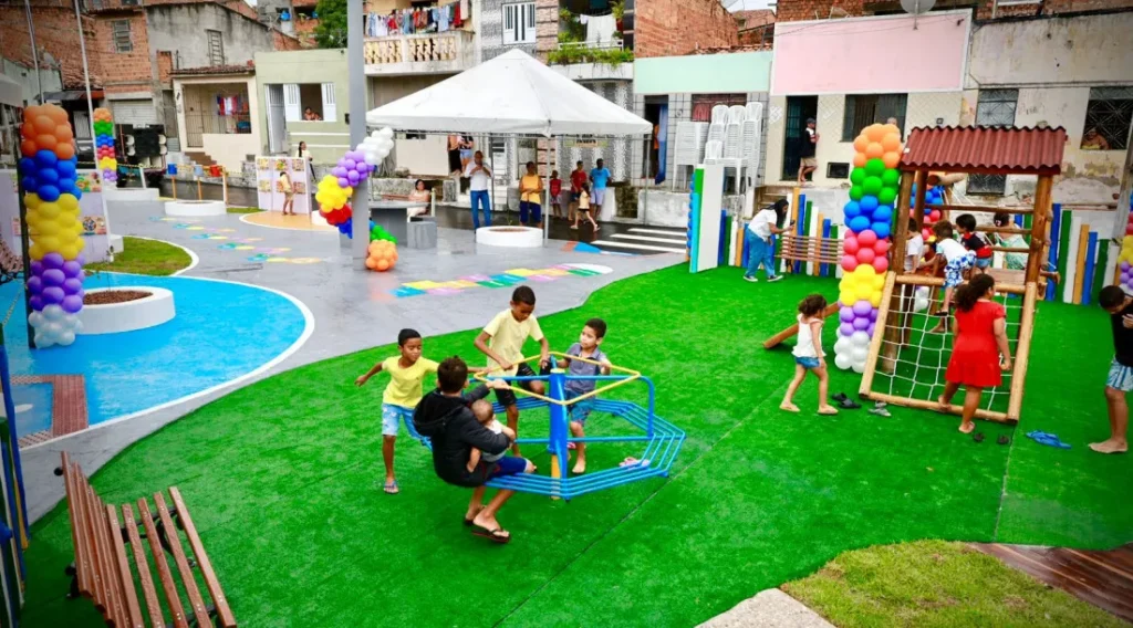Programa Crescer Brincando leva 20 brinquedopraças a Sergipe e vira política pública