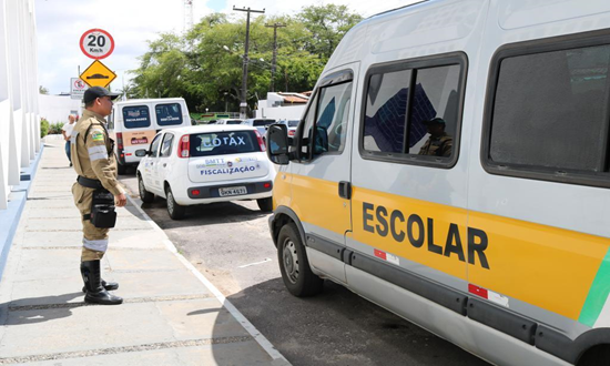 Prefeitura de Aracaju convoca permissionários do transporte escolar para renovar alvará até terça-feira