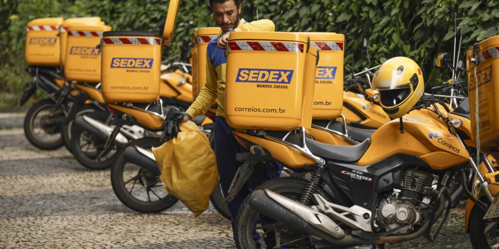 Governo publica no DOU extrato de empréstimo de R$ 12 bilhões para os Correios