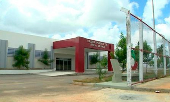 Recusa de preso a transferência gera tumulto na Cadeia Pública de Areia Branca