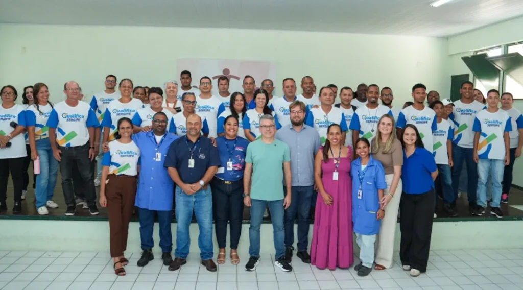 Governo de Sergipe capacita 64 moradores de Aracaju em cursos de pintura e eletricidade