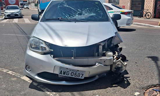 Colisão entre carro e moto no bairro Suíssa, em Aracaju, termina sem feridos
