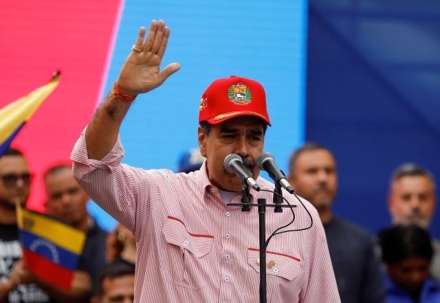 Maduro autoriza retomada de voo de repatriação de imigrantes vindo dos EUA após impasse com Trump