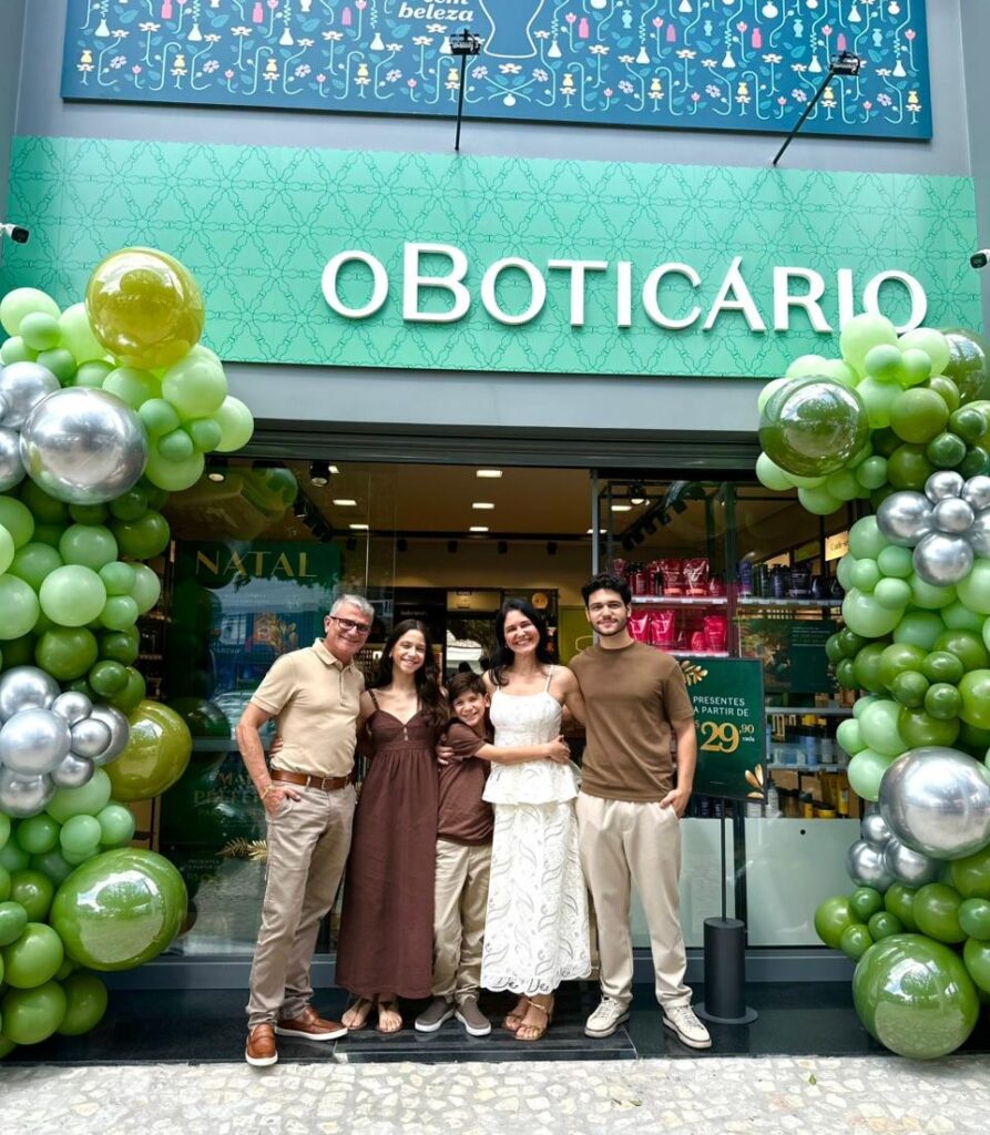 O Boticário reinaugura loja em Nossa Senhora das Dores com modelo que resgata início da marca
