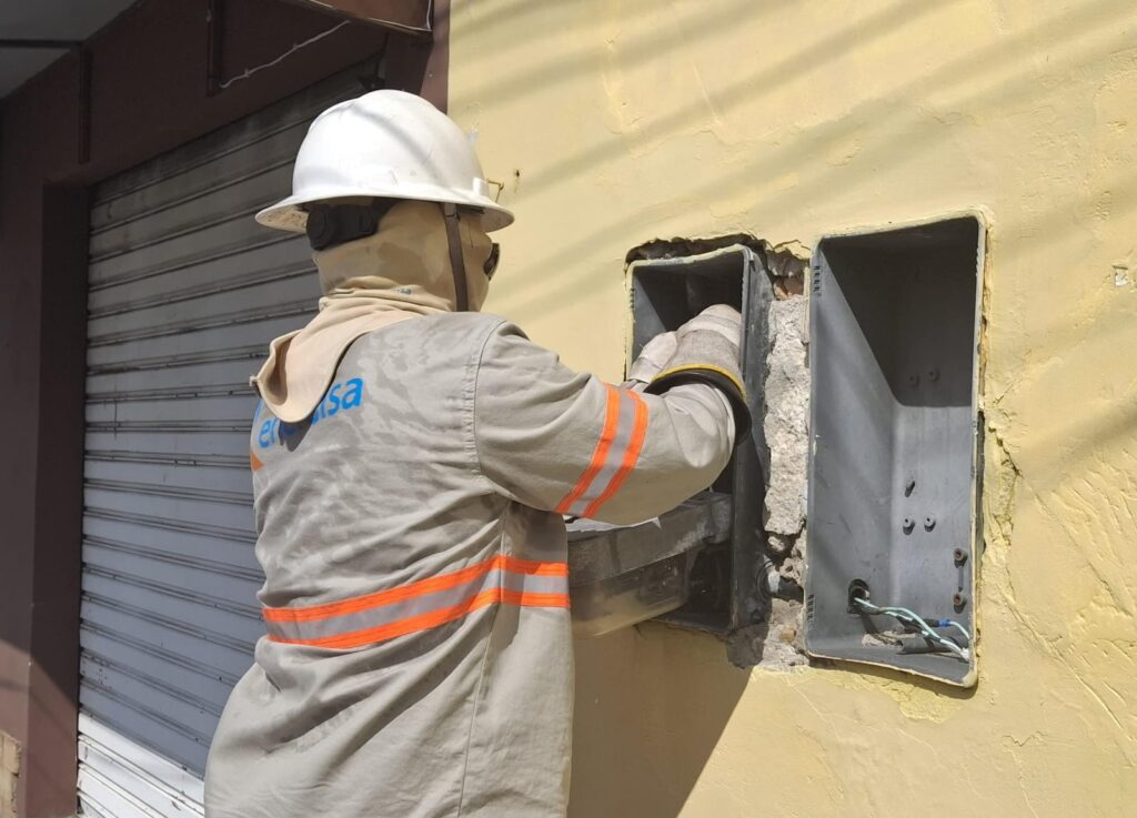 Energisa identificou mais de 4 mil irregularidades de furto de energia este ano